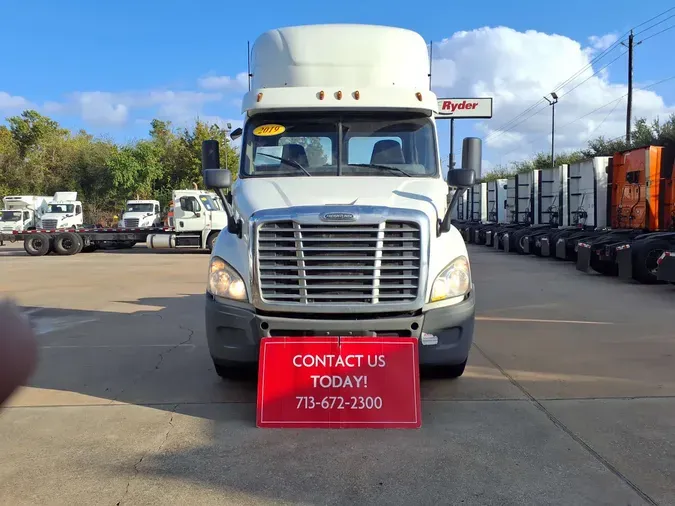 2019 FREIGHTLINER/MERCEDES CASCADIA 113