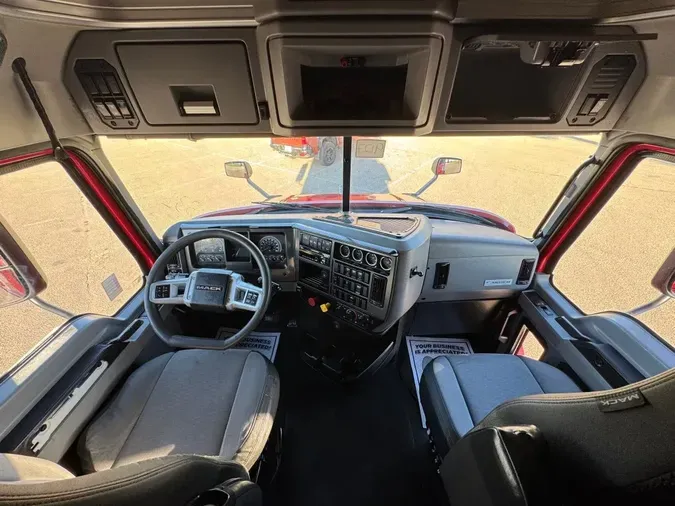 2019 MACK ANTHEM4b867c26572f013295ae4783b9713b66