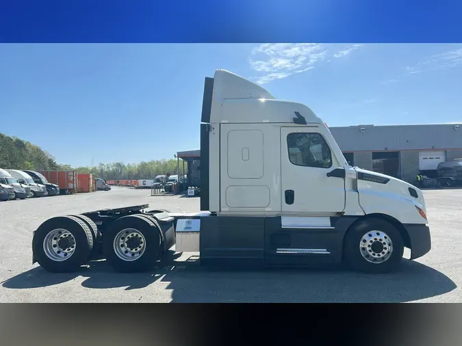 2022 Freightliner Cascadia 126