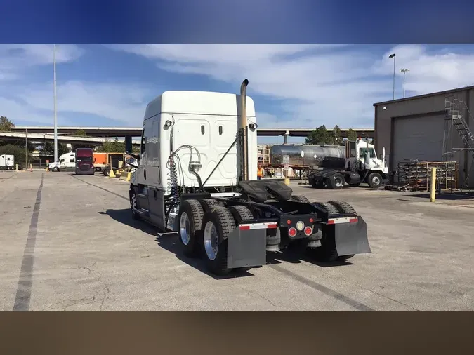 2020 Freightliner Cascadia 1264b8c0e3745da3a69704ebcafd92f521b