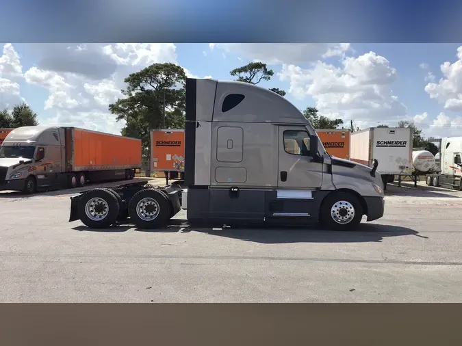 2022 Freightliner Cascadia 126