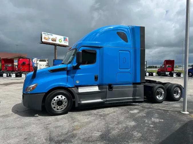 2020 Freightliner Cascadia 126