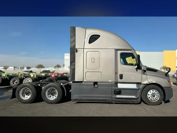 2023 Freightliner Cascadia