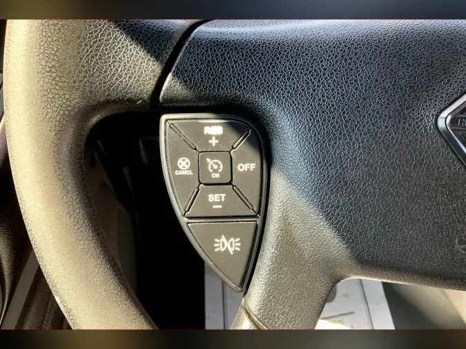 2022 INT LT625 6x4