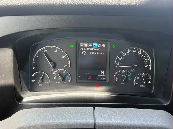2022 Freightliner Cascadia 126
