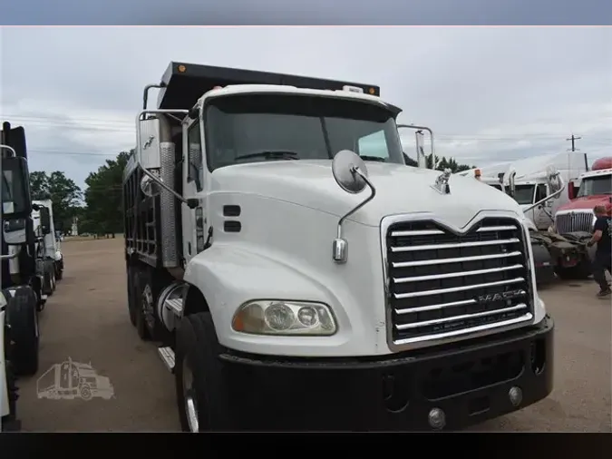 2015 MACK PINNACLE CXU612