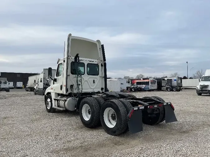 2018 Freightliner X12564ST