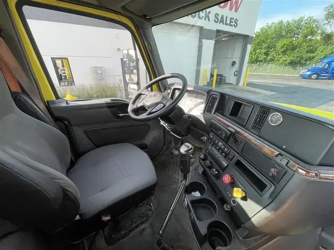 2018 INTERNATIONAL RH613