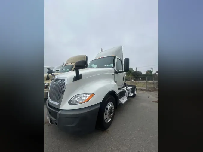 2021 NAVISTAR INTERNATIONAL LT625 DAYCAB S/A