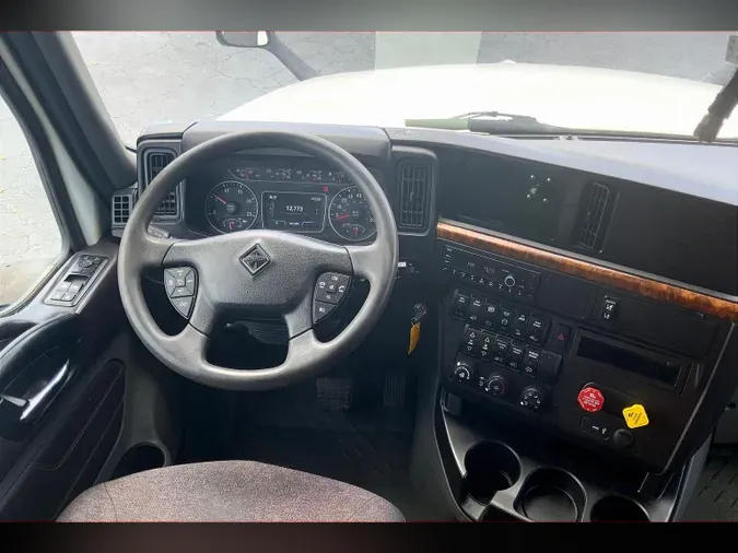 2022 INT LT625 6x4
