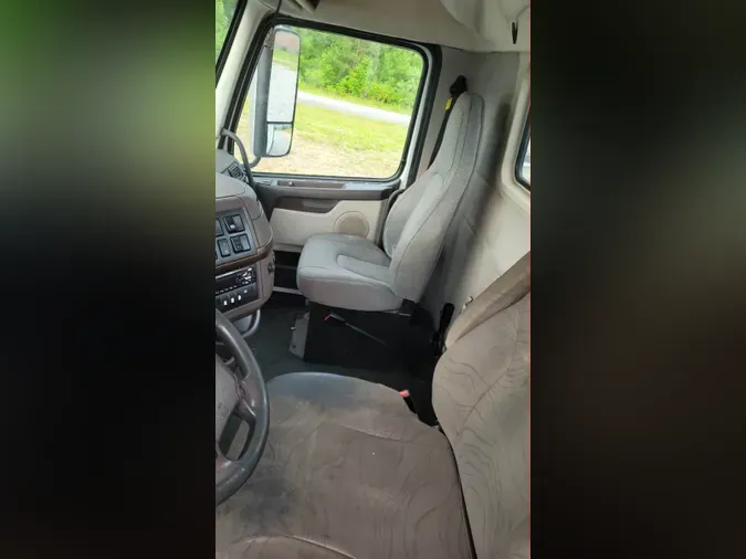 2018 Volvo VNL300