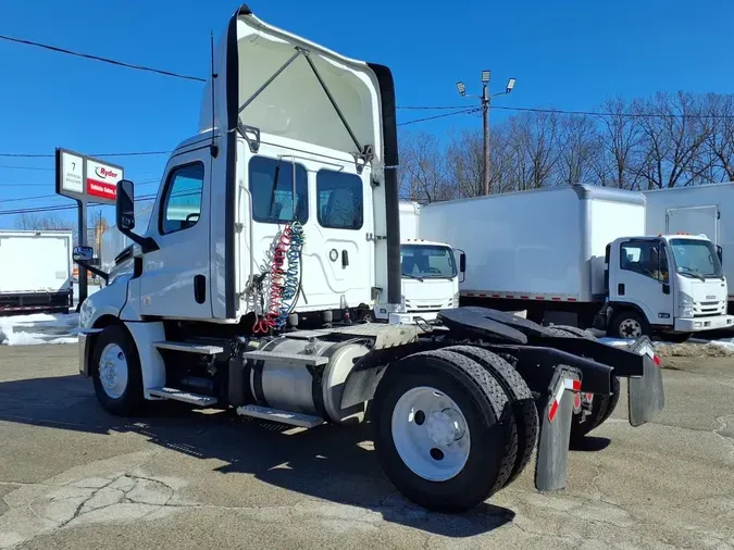 2019 FREIGHTLINER/MERCEDES NEW CASCADIA 126
