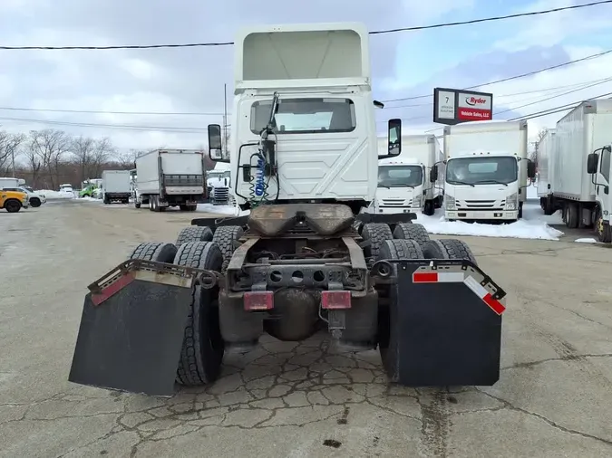 2019 NAVISTAR INTERNATIONAL LT625 DAYCAB T/A