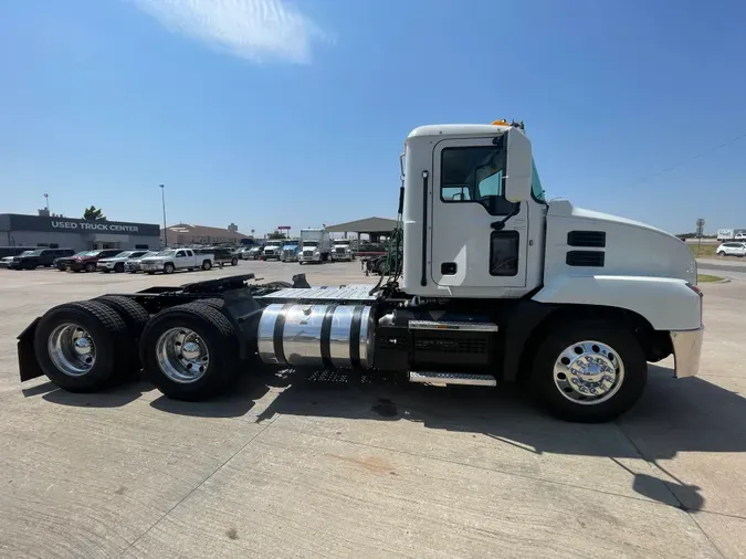 2019 MACK AN64T