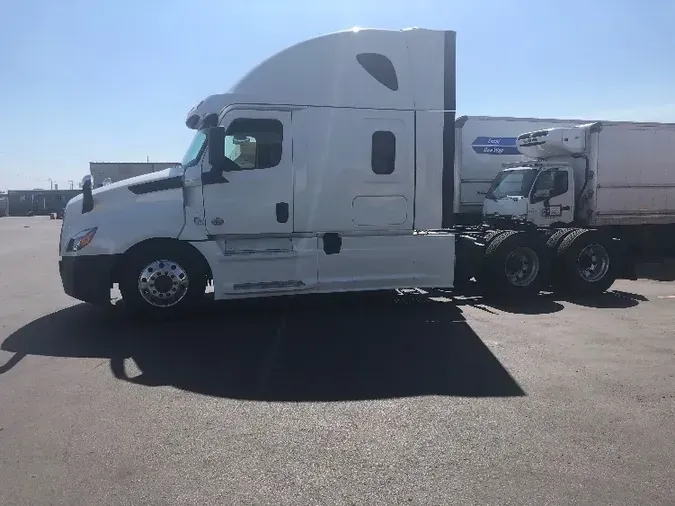 2020 Freightliner T12664ST