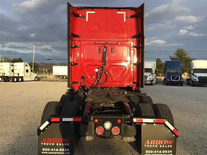 2020 FREIGHTLINER CASCADIA