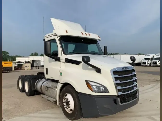 2018 Freightliner T12664ST4ba7a8a55aa71eec3db796afe07f6968