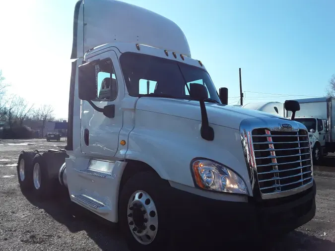 2017 FREIGHTLINER/MERCEDES CASCADIA 125