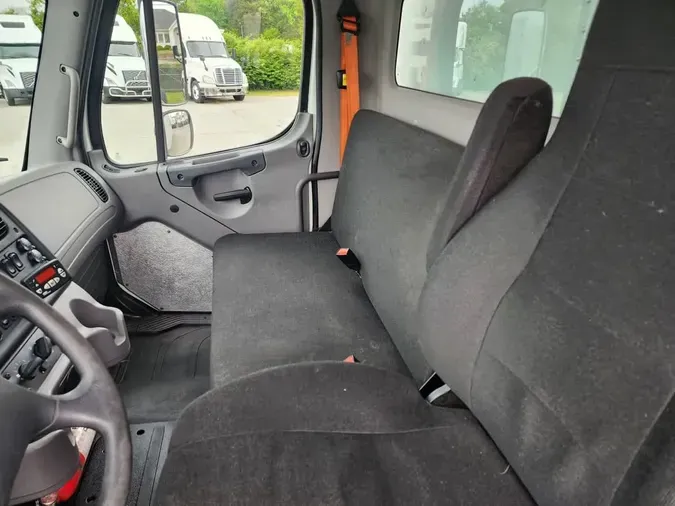 2018 FREIGHTLINER/MERCEDES M2 106