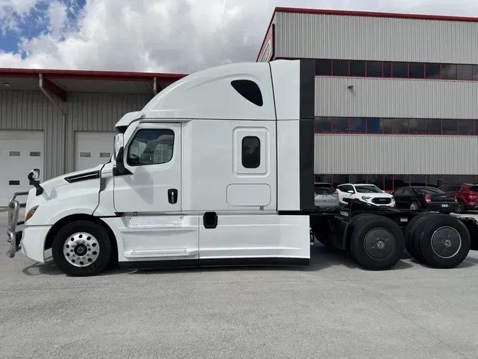 2024 Freightliner Cascadia&reg;