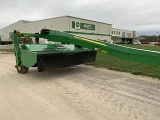 2019 John Deere 835
