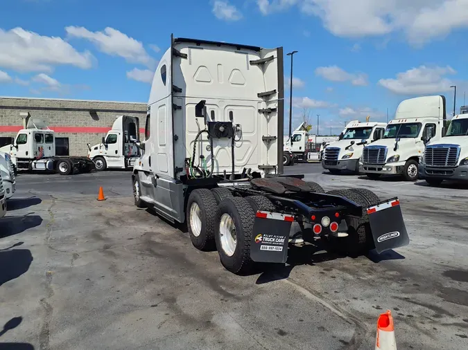 2019 FREIGHTLINER/MERCEDES CASCADIA 125