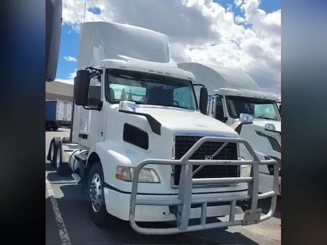 2016 Volvo VNM64T