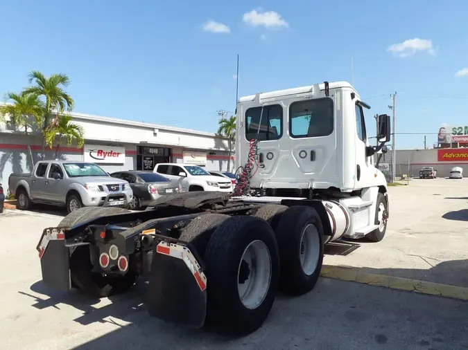 2019 FREIGHTLINER CASCADIA 125