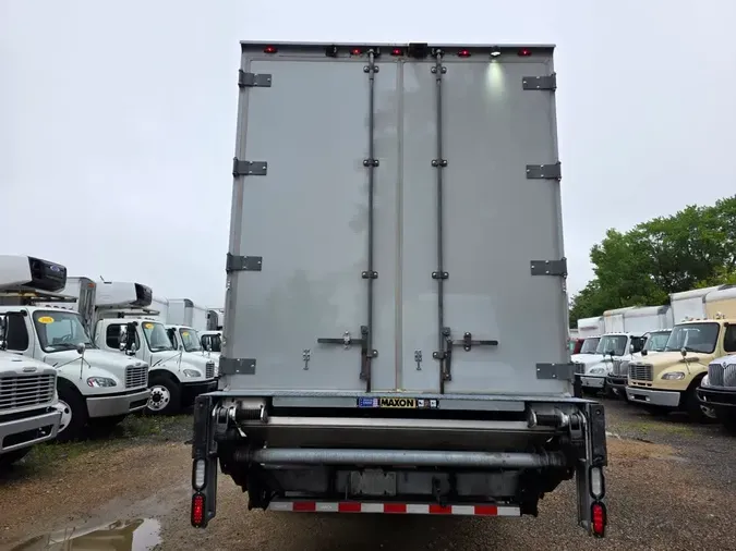 2018 FREIGHTLINER M2 106