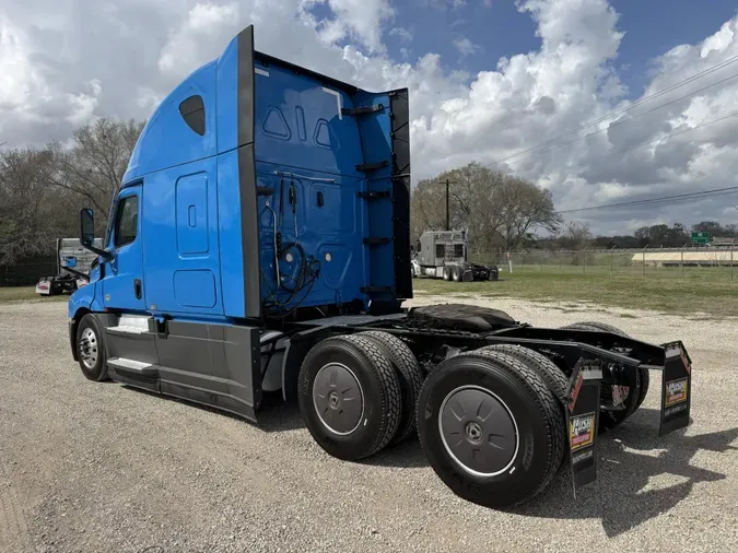 2022 Freightliner Cascadia