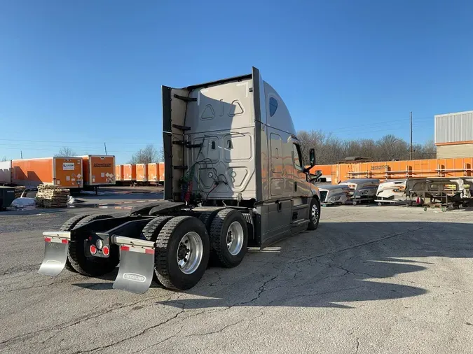 2023 Freightliner Cascadia