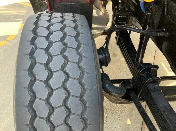 2025 Kenworth T880 Short Hood