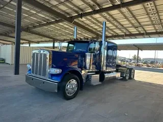 2022 Peterbilt 389