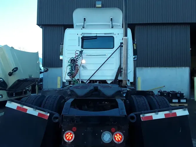 2016 VOLVO VNL42TRACTOR