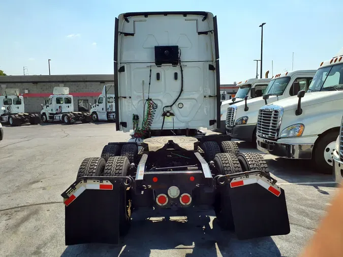 2018 FREIGHTLINER/MERCEDES CASCADIA 125