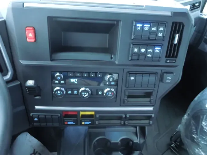 2026 MACK Pioneer Daycab4bd1e7dfcb679f6d29fab0e6ed36159d