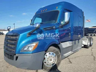 2020 FREIGHTLINER Cascadia 126