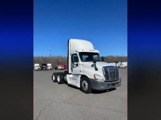 2019 FREIGHTLINER/MERCEDES CASCADIA 1254bd9e0fe4e847a4c2c054fec7c15360d