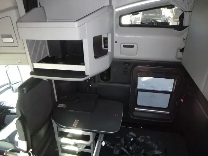 2023 Kenworth T680