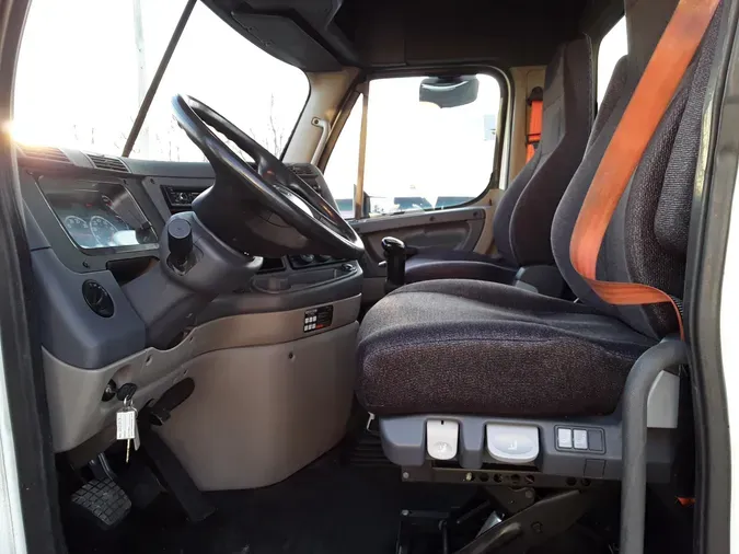 2016 FREIGHTLINER/MERCEDES CASCADIA 125