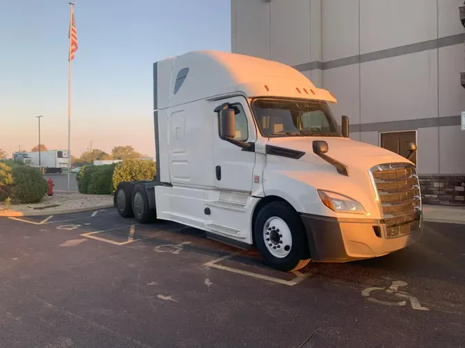 2020 Freightliner Cascadia