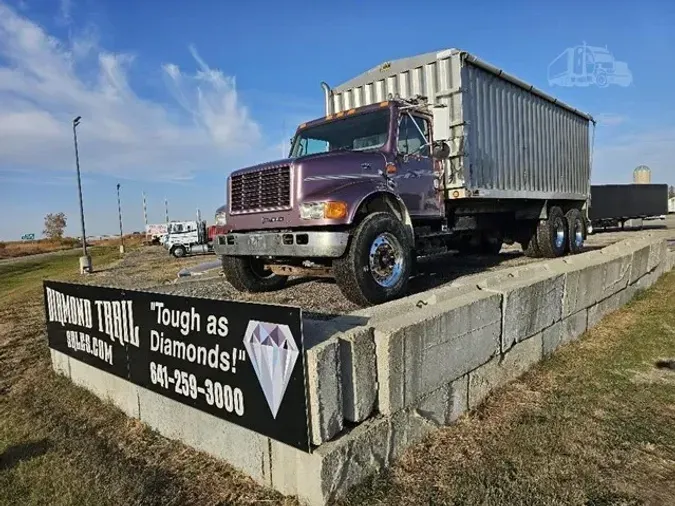 1999 INTERNATIONAL 4900