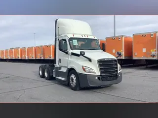 2020 Freightliner Cascadia 126