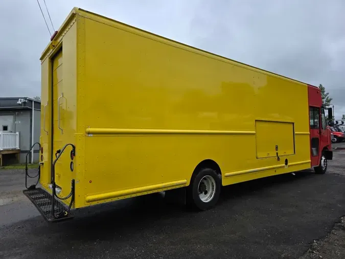 2016 FRTLR CUSTOM CHASSIS CORP MT55