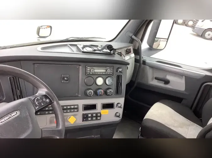 2020 Freightliner Cascadia 126