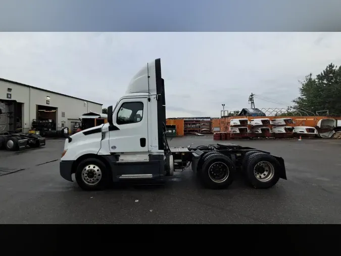 2020 Freightliner Cascadia 1264bee436553762c75cc394bf2b5377c9c