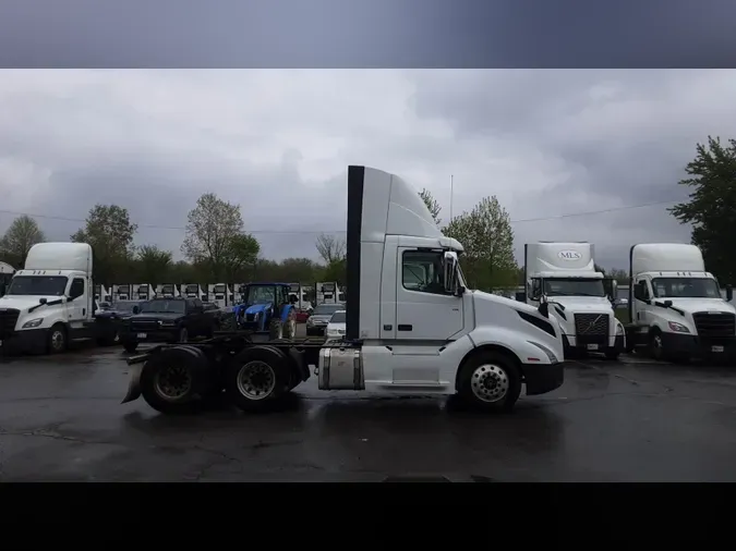 2019 Volvo VNL300