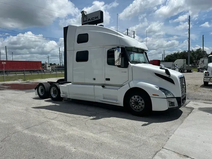 2019 Volvo VNL64T860