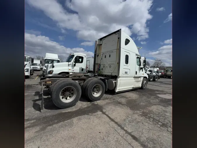 2018 FREIGHTLINER/MERCEDES CASCADIA 125
