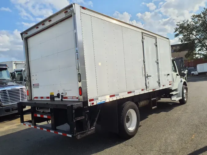 2015 FREIGHTLINER/MERCEDES M2 106